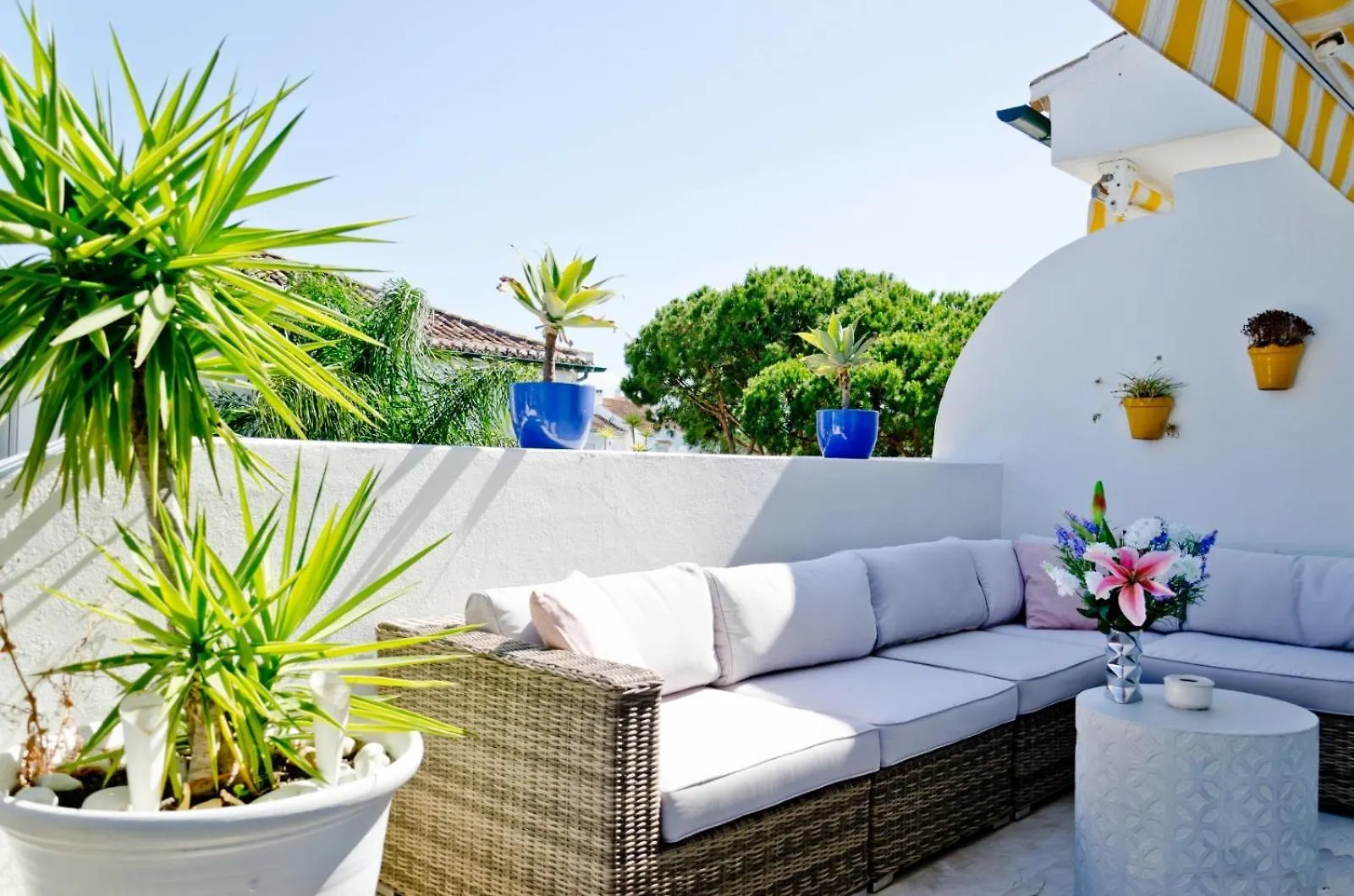 1408 - Luxury Two Bed Penthouse In El Presidente Daire Estepona