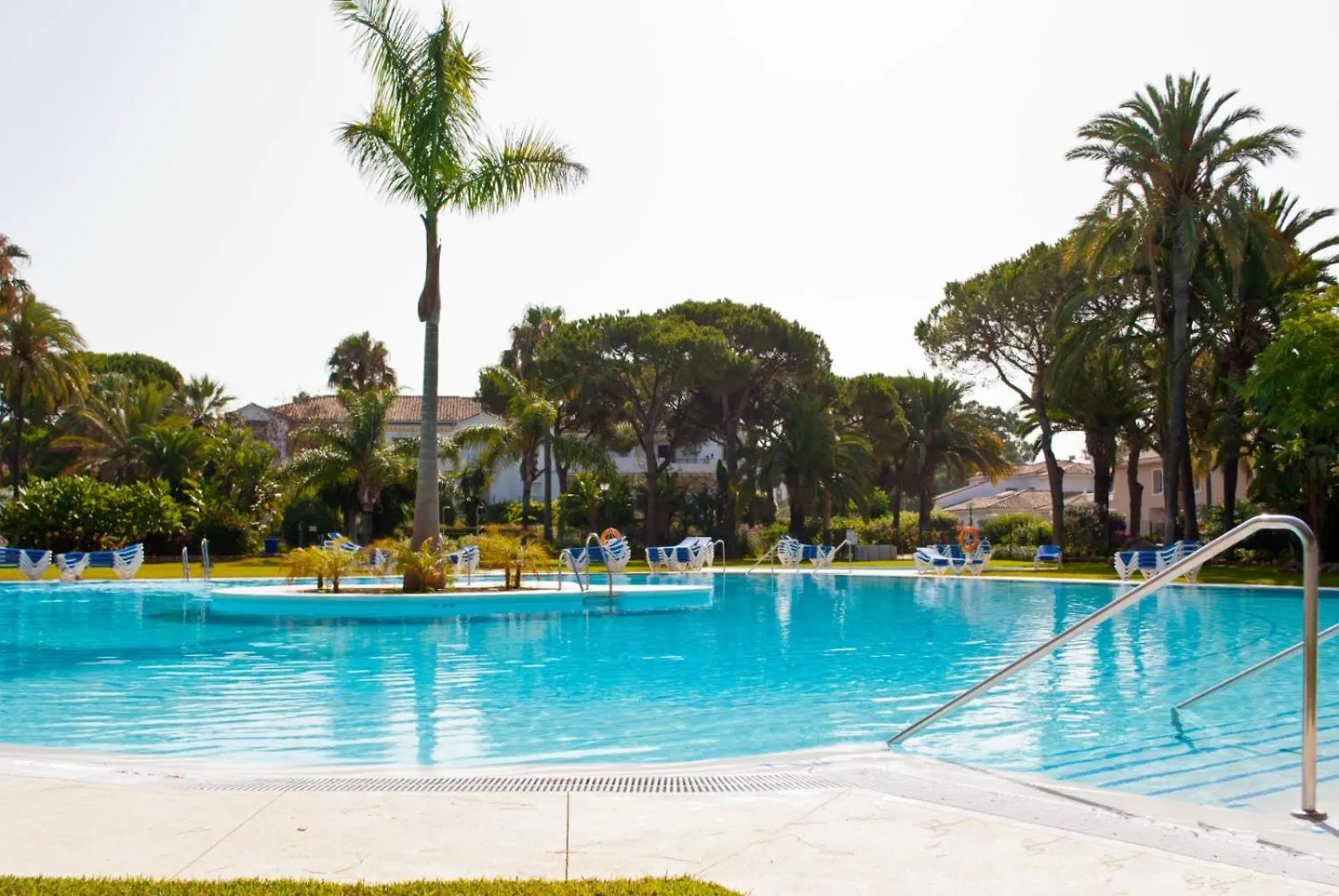 1408 - Luxury Two Bed Penthouse In El Presidente Apartment Estepona 0*,  Spain