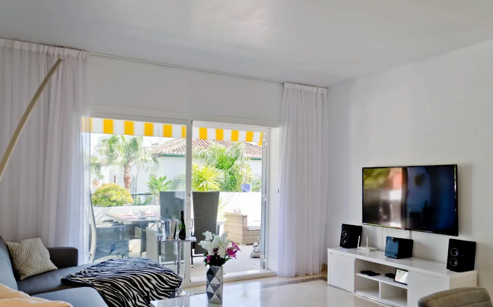 1408 - Luxury Two Bed Penthouse In El Presidente Apartment Estepona