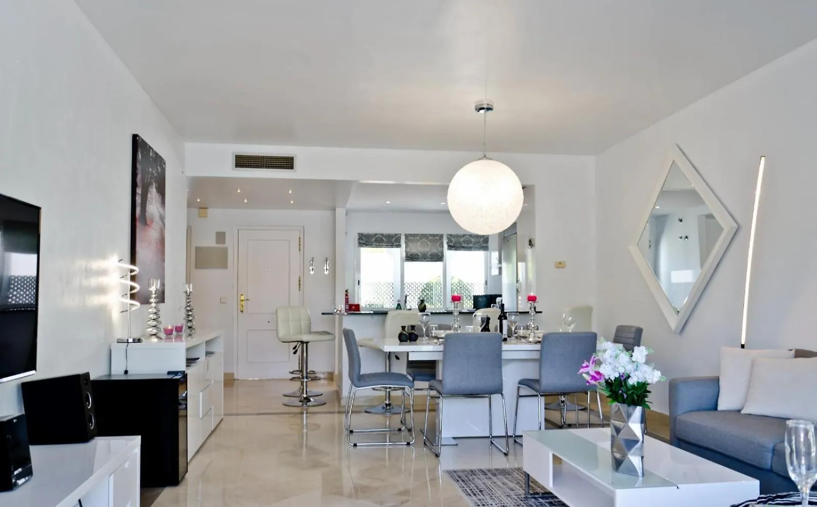 1408 - Luxury Two Bed Penthouse In El Presidente Apartment Estepona